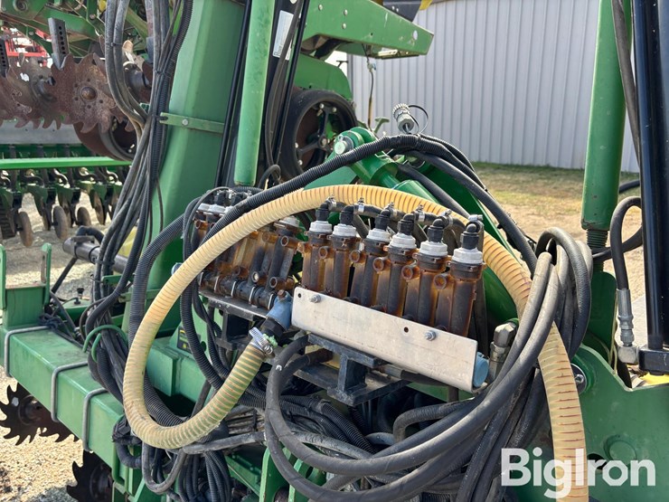 2009-john-deere-1720-image-14