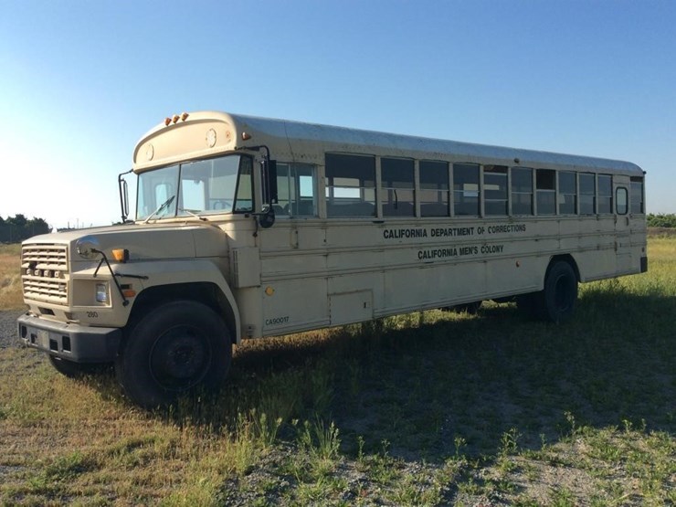 1983-ford-blubird-passenger-bus-image-2