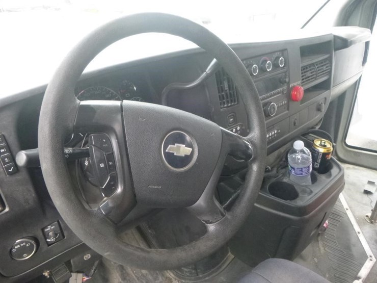 2009-chevrolet-3500-image-8