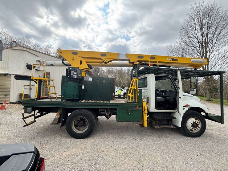 2005-international-durastar-4300-image-17