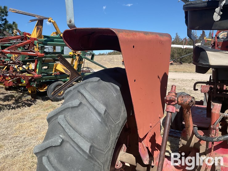 1966-international-806-image-16