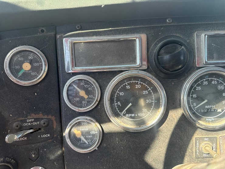 1996-ford-l9000-image-81