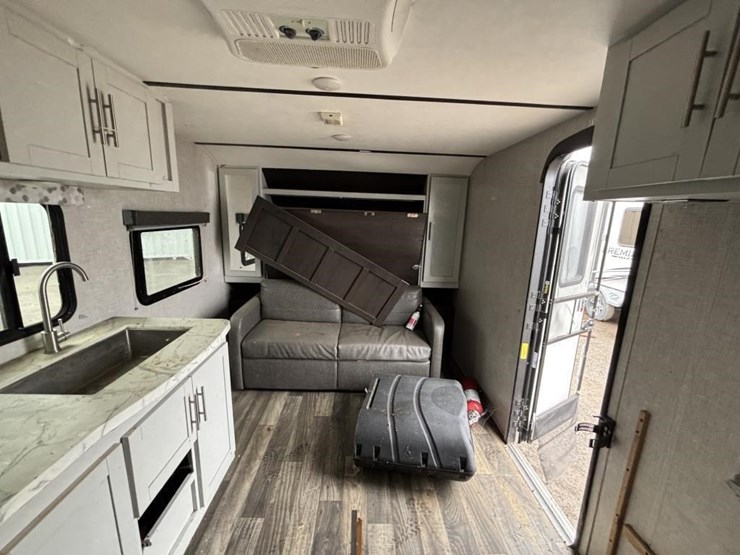 2020-bullet-bl2200bh20-travel-trailer-image-40