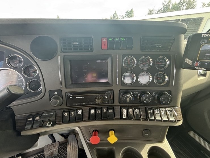2019-kenworth-t880-image-38