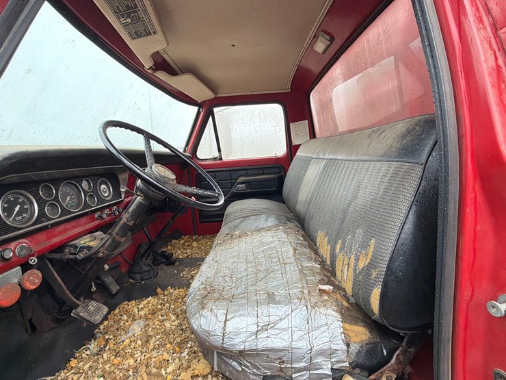 ford-f700-image-25