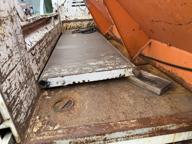 2005-chevrolet-silverado-3500-image-28