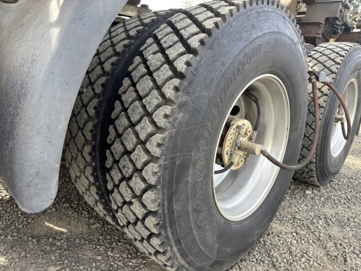 2019-kenworth-t880-image-11