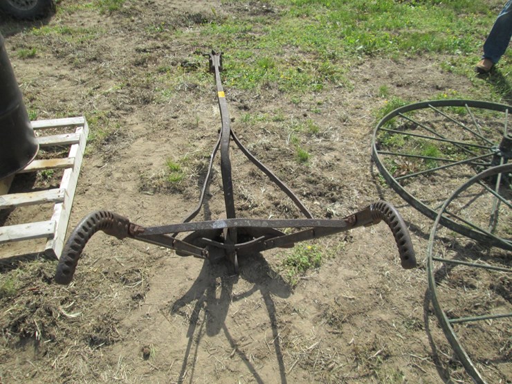 #36799-•-john-deere-middle-buster-image-2