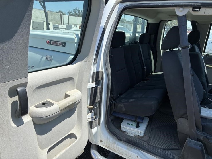 2012-gmc-sierra-2500-image-11