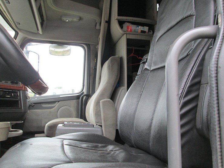 #46184-•-2008-volvo-t/a-sleeper-truck-tractor-4v4nc9gh08n482694-image-36