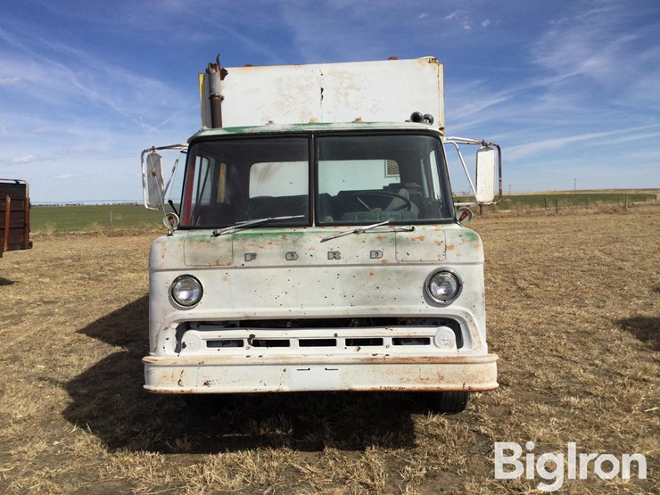 1978-ford-8000-image-2