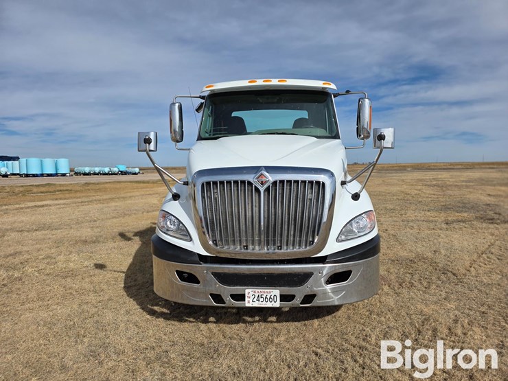 2015-international-prostar-image-2