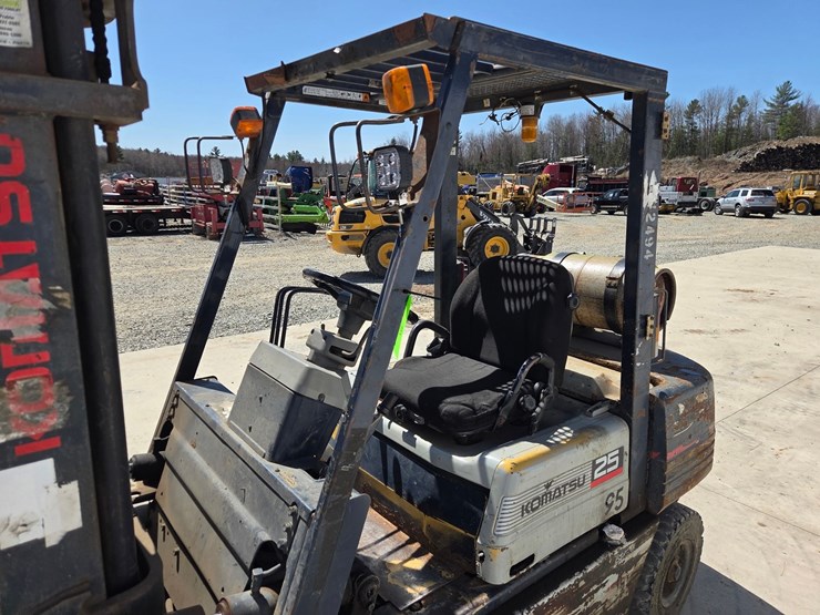 komatsu-fg25t-11-image-38