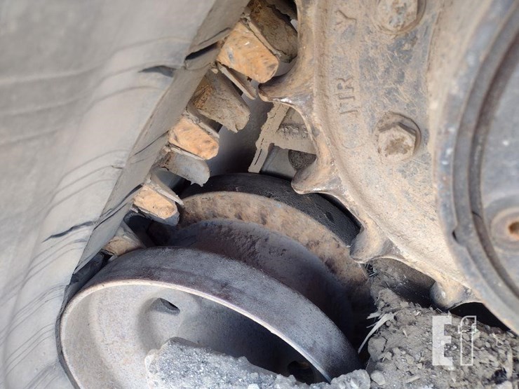 2022-deere-333g-image-24