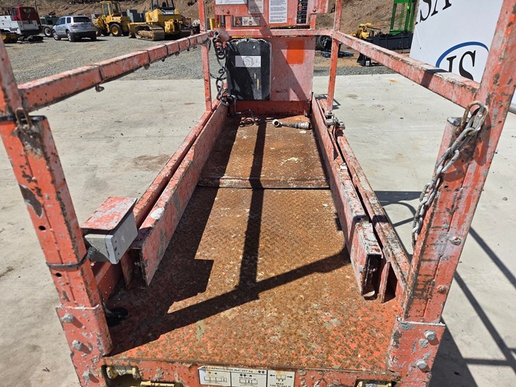 2017-jlg-1930es-image-26