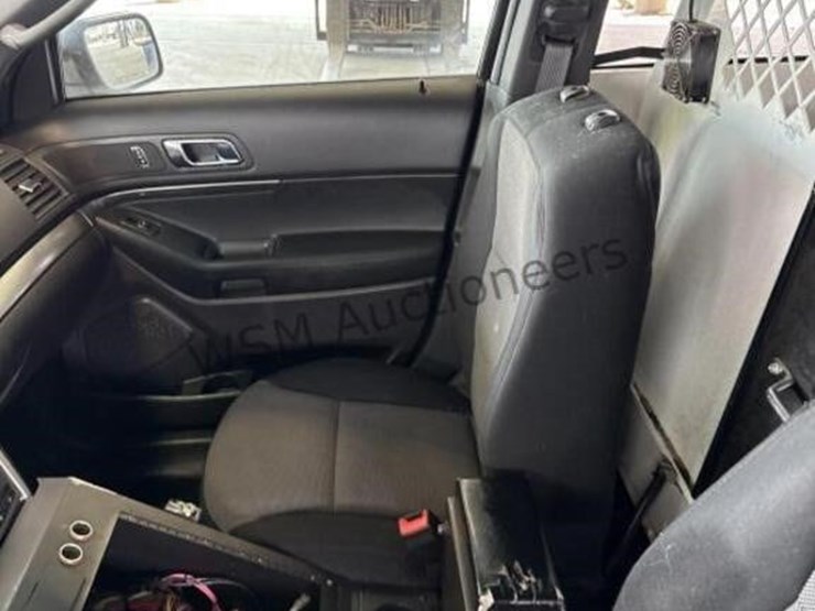 2013-ford-explorer-image-23