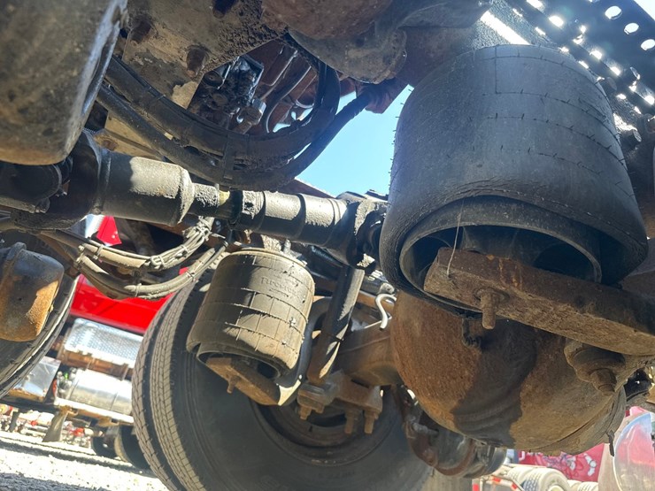 2008-peterbilt-386-image-61