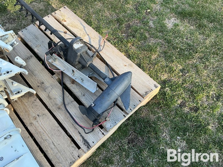 chrysler-55-boat-motor-image-10