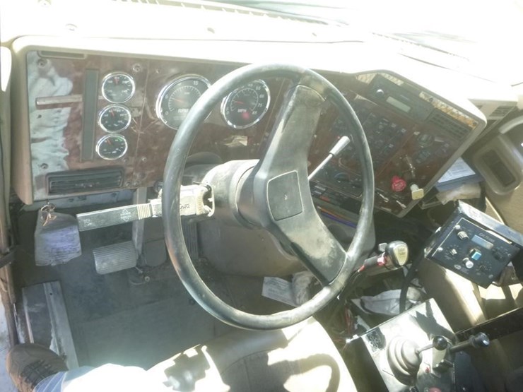 2008-international-paystar-5500i-t/a-roll-off-truc-image-16