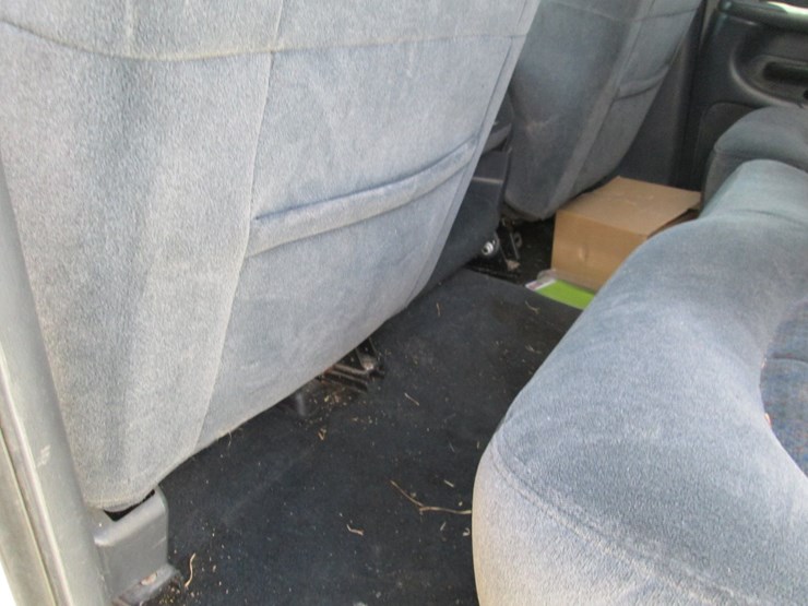 2001-chevrolet-3500-image-25