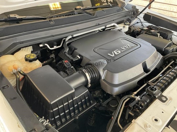 2015-chevrolet-colorado-image-14