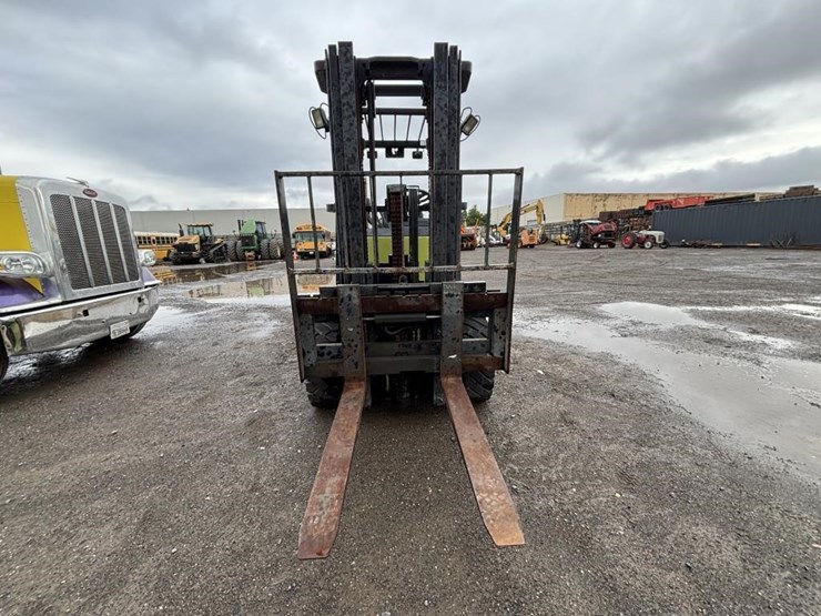 clark-cdp40-forklift-image-6