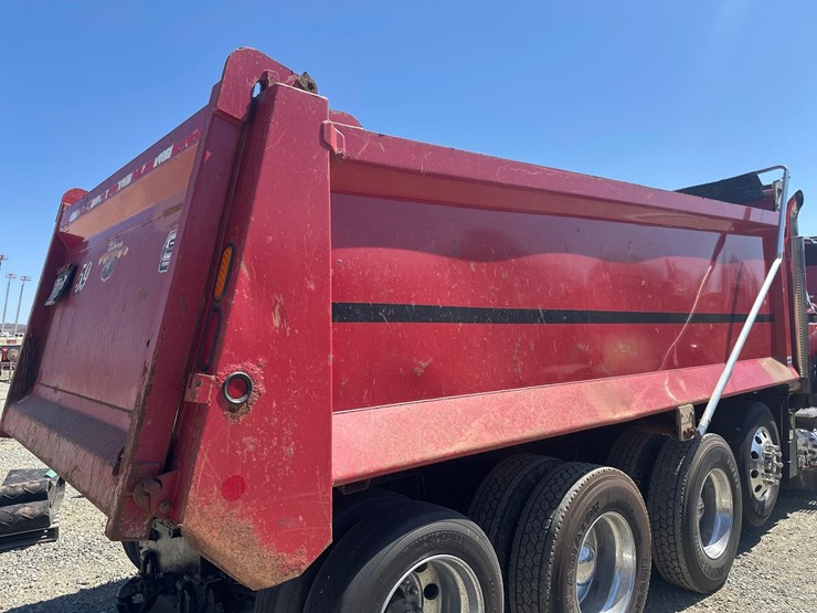 2012-international-7600-image-17