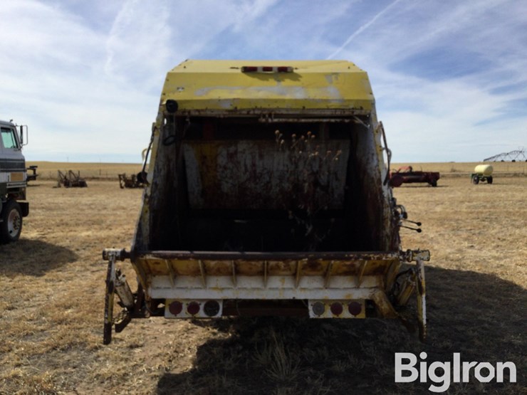 1978-ford-8000-image-6