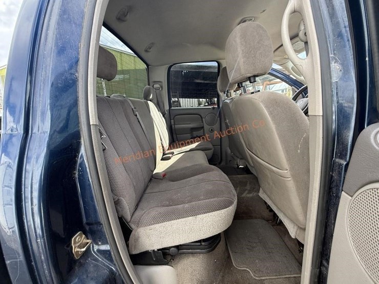 2004-dodge-ram-3500-image-32