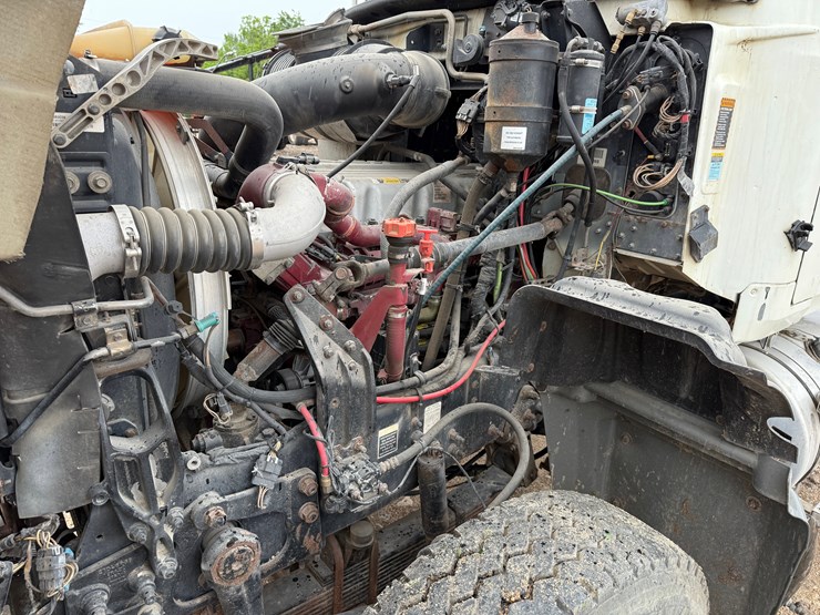 2009-mack-granite-gu713-image-19