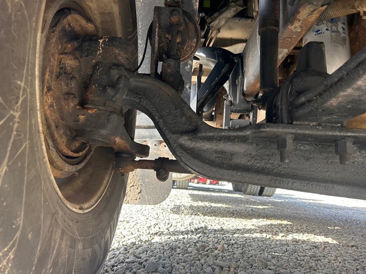 peterbilt-388-image-36