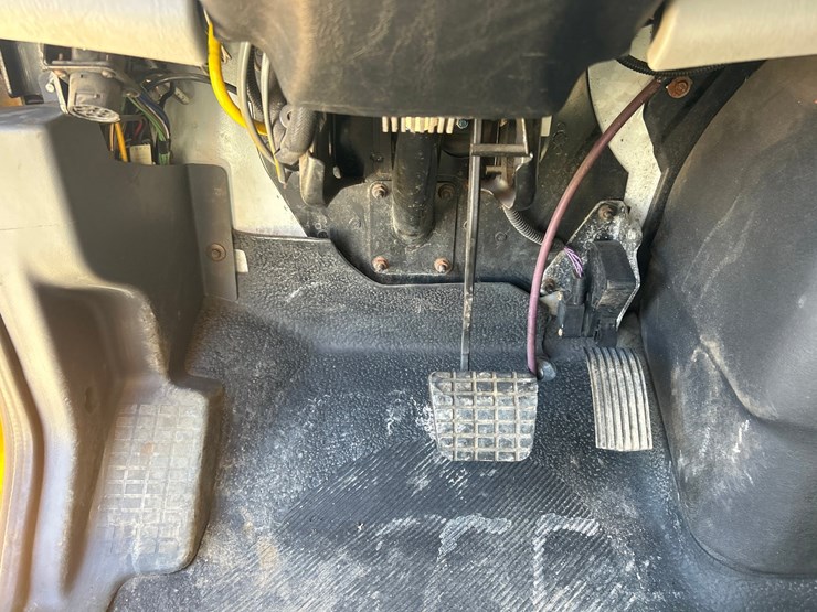 2013-international-durastar-4300-image-70