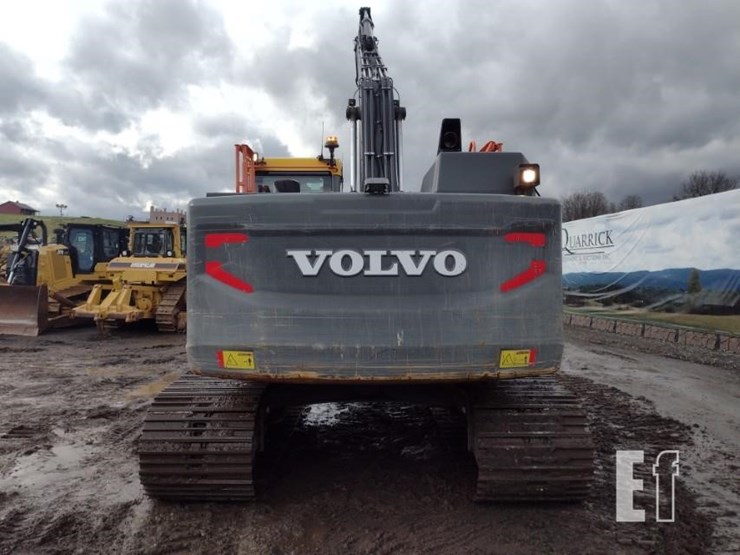2020-volvo-ec220e-lr-image-57
