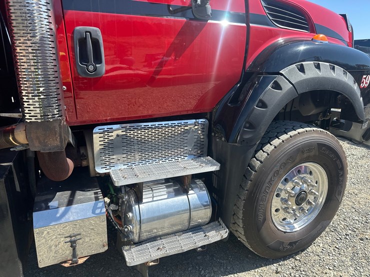 2012-international-7600-image-12