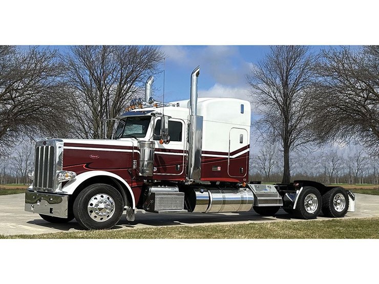 2024-peterbilt-389-image-1