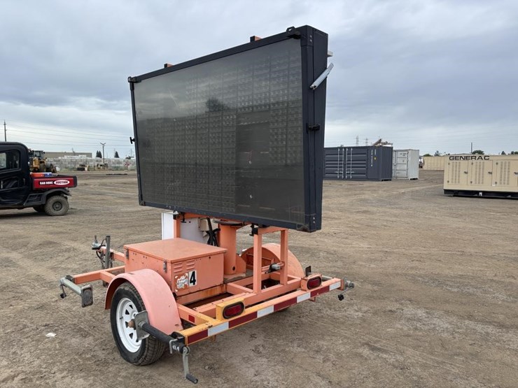 2008-wanco-s/a-towable-message-board-image-4
