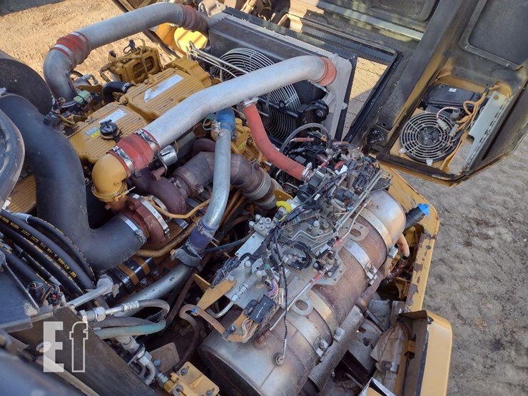 2019-caterpillar-745-image-33