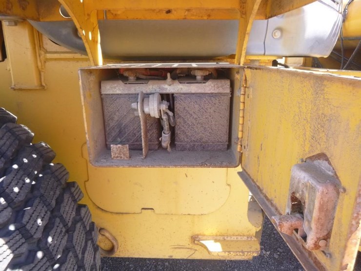 2005-deere-624j-image-27