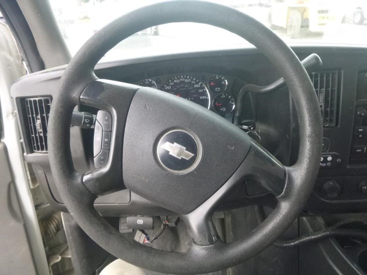 2009-chevrolet-3500-image-9