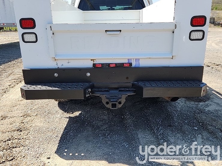 2016-chevrolet-silverado-3500hd-image-15