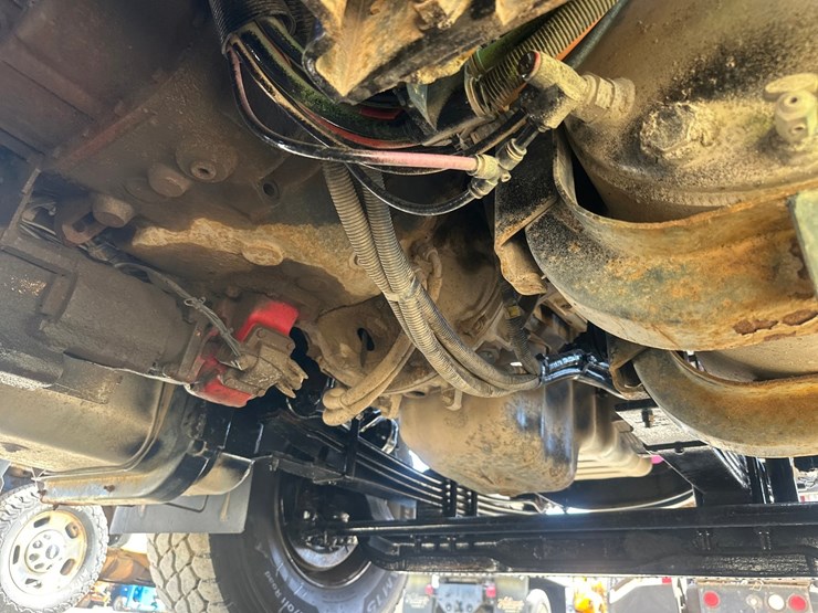 2012-international-7600-image-45