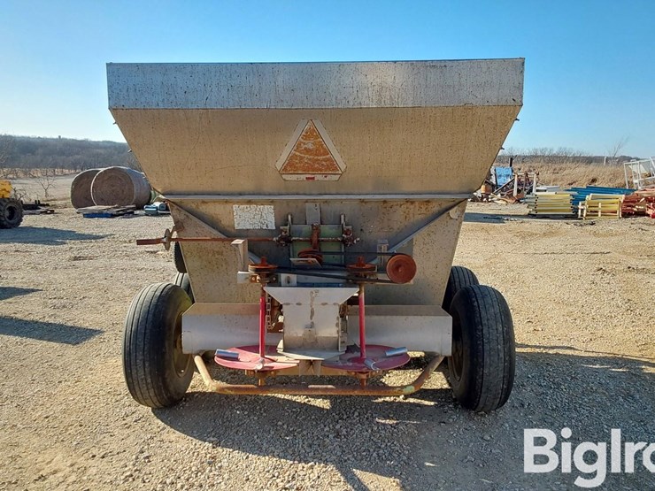 tyler-t/a-pull-type-fertilizer-spreader-image-6