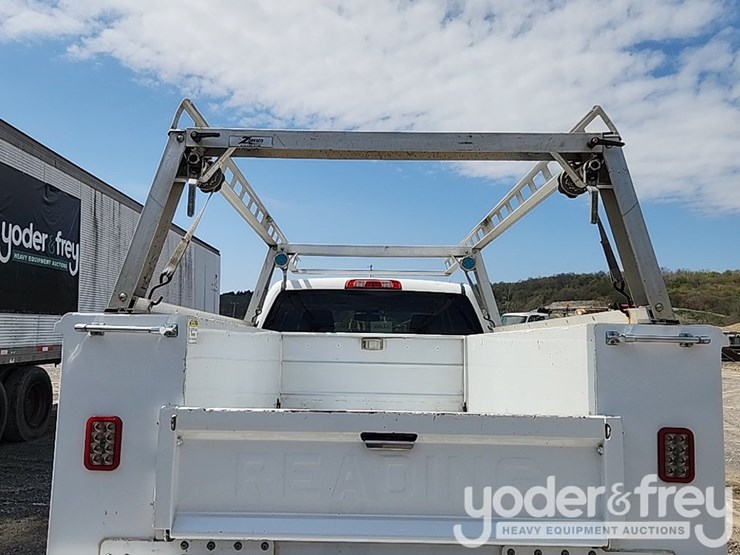 2018-chevrolet-silverado-3500hd-image-16