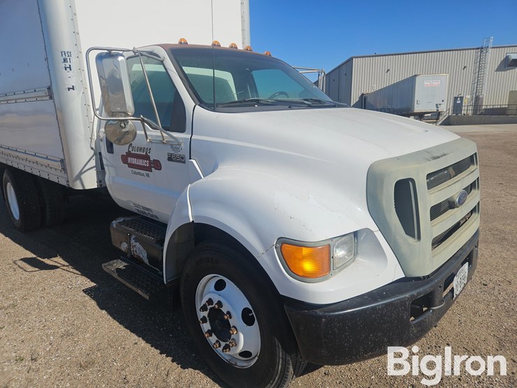 2004-ford-f650-image-12