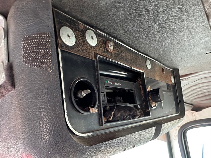 1984-ford-tractor-image-47