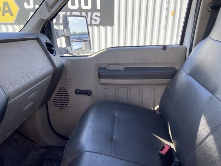 2010-ford-f250-xl-image-14