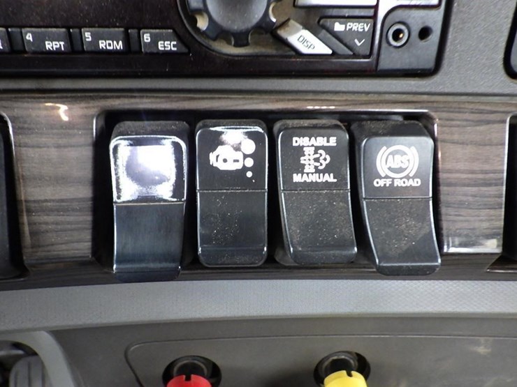 2017-kenworth-t800-image-80