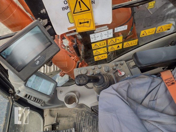 2018-hitachi-zx135us-6-image-8