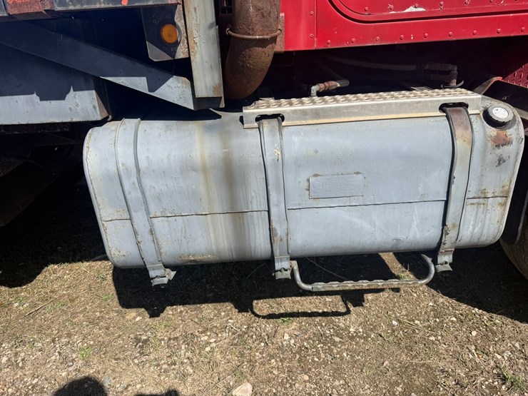 #1119-•-1990-international-navistar-paystar-5000-26'-flat-bed-truck-image-42