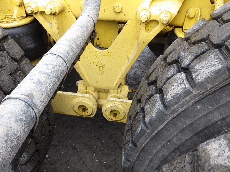 2016-kenworth-w900-image-39